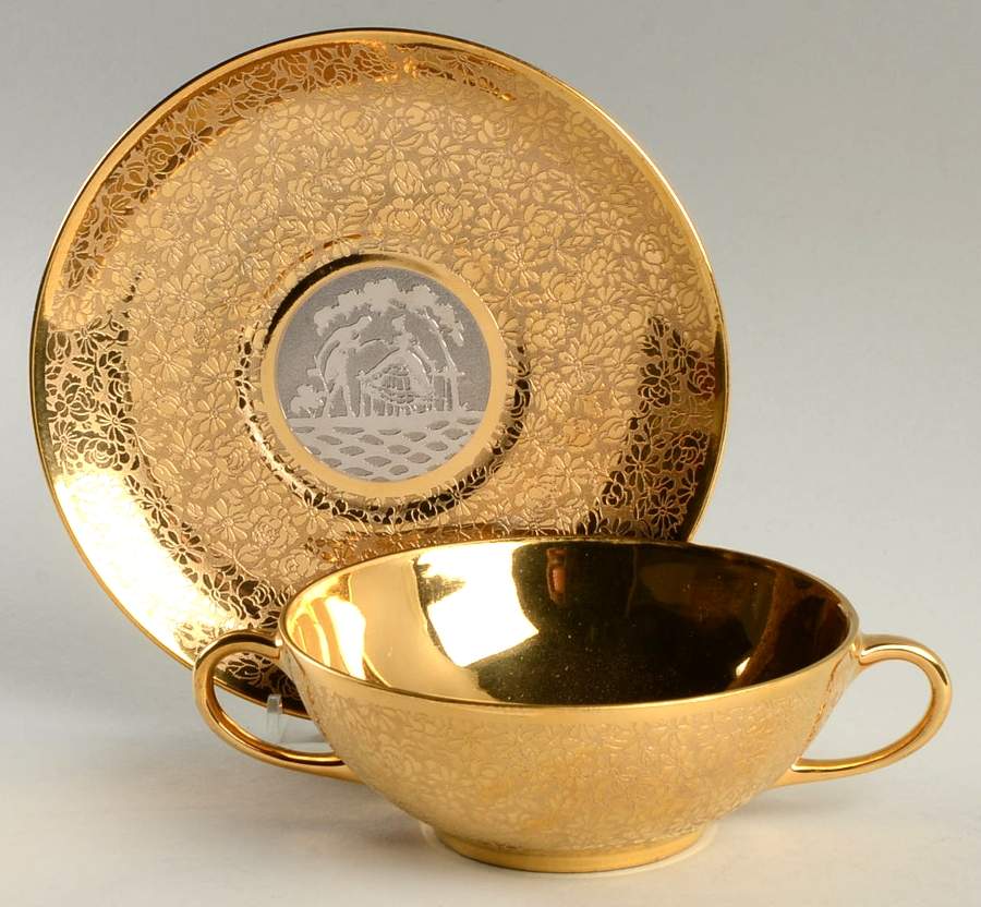 HUT558 Flat Cream Soup Bowl & Saucer Set by Hutschenreuther-1