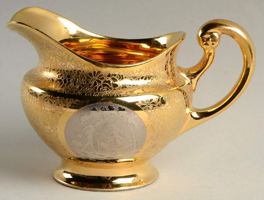 HUT558 Creamer by Hutschenreuther-1