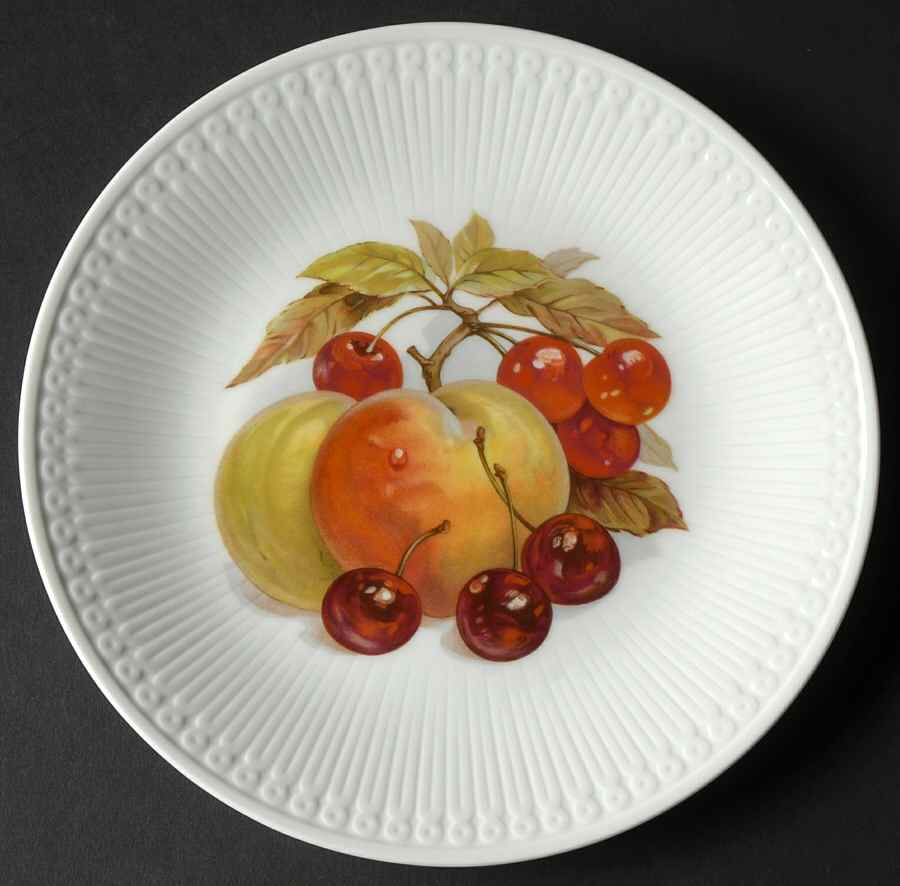 HUT67 Salad Plate by Hutschenreuther-1