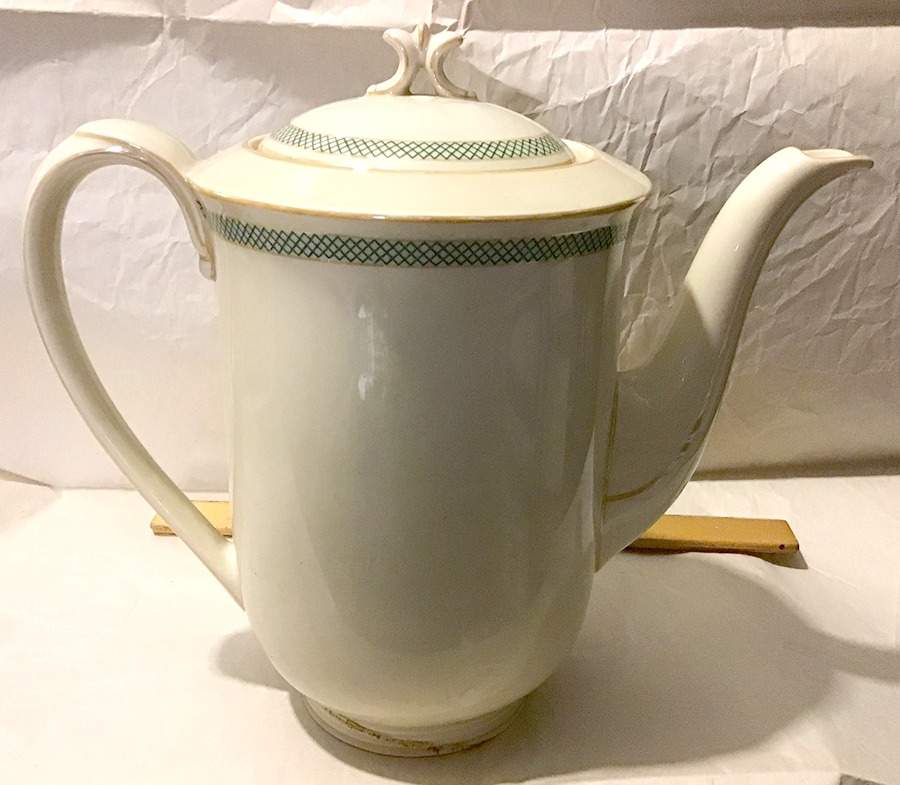 HUT74 Coffee Pot & Lid by Hutschenreuther-1