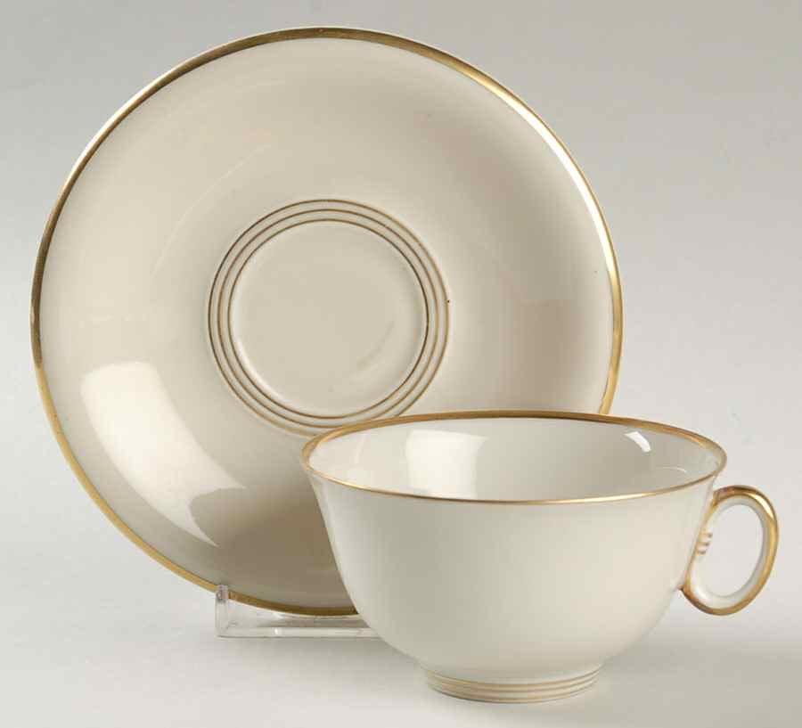 12266 Flat Cup & Saucer Set by Hutschenreuther-1