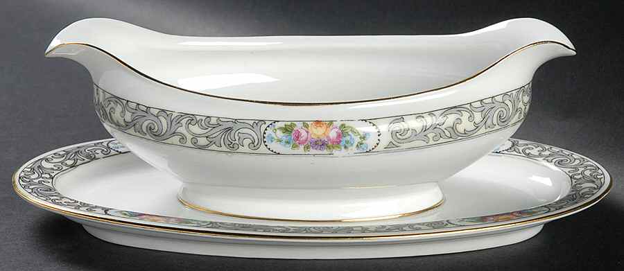 HUT9 Gravy Boat with Attached Underplate by Hutschenreuther-1