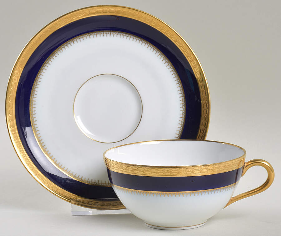 HUT91 Flat Cup & Saucer Set by Hutschenreuther-1
