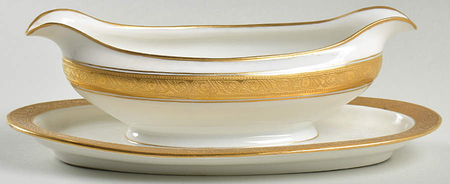 HUT99 Gravy Boat with Attached Underplate by Hutschenreuther-1