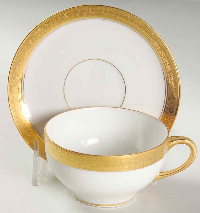 HUT99 Flat Cup & Saucer Set by Hutschenreuther-1