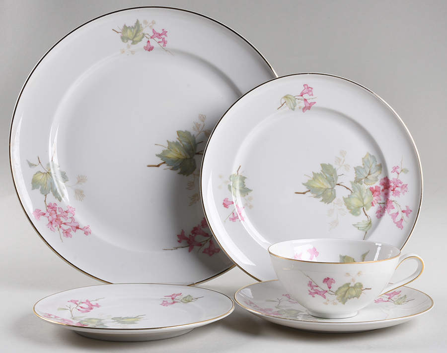 The Idlewild 5 Piece Place Setting by Hutschenreuther-1