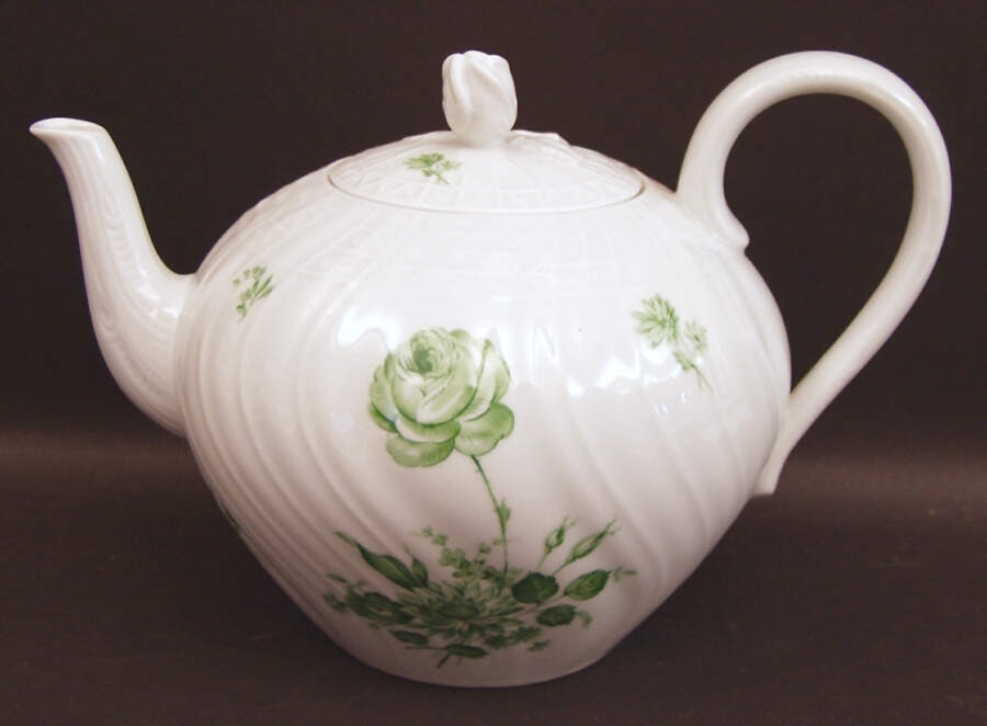 Innsbruck Teapot & Lid by Hutschenreuther-1