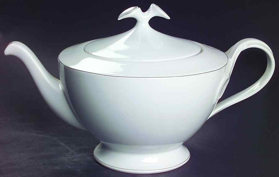Jeunesse Teapot & Lid by Hutschenreuther-1