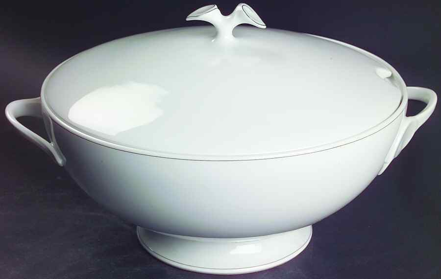 Jeunesse Tureen &  Lid by Hutschenreuther-1