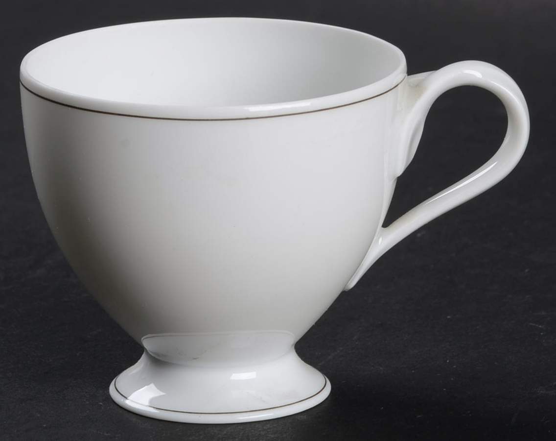 Jeunesse Footed Demitasse Cup & Saucer Set by Hutschenreuther-1