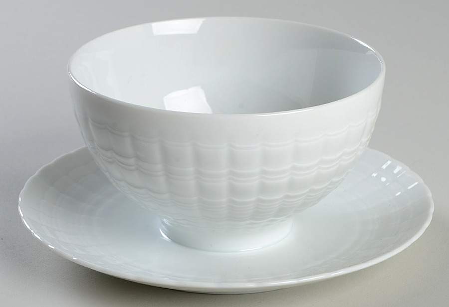 Lucina Gravy Boat with Attached Underplate by Hutschenreuther-1