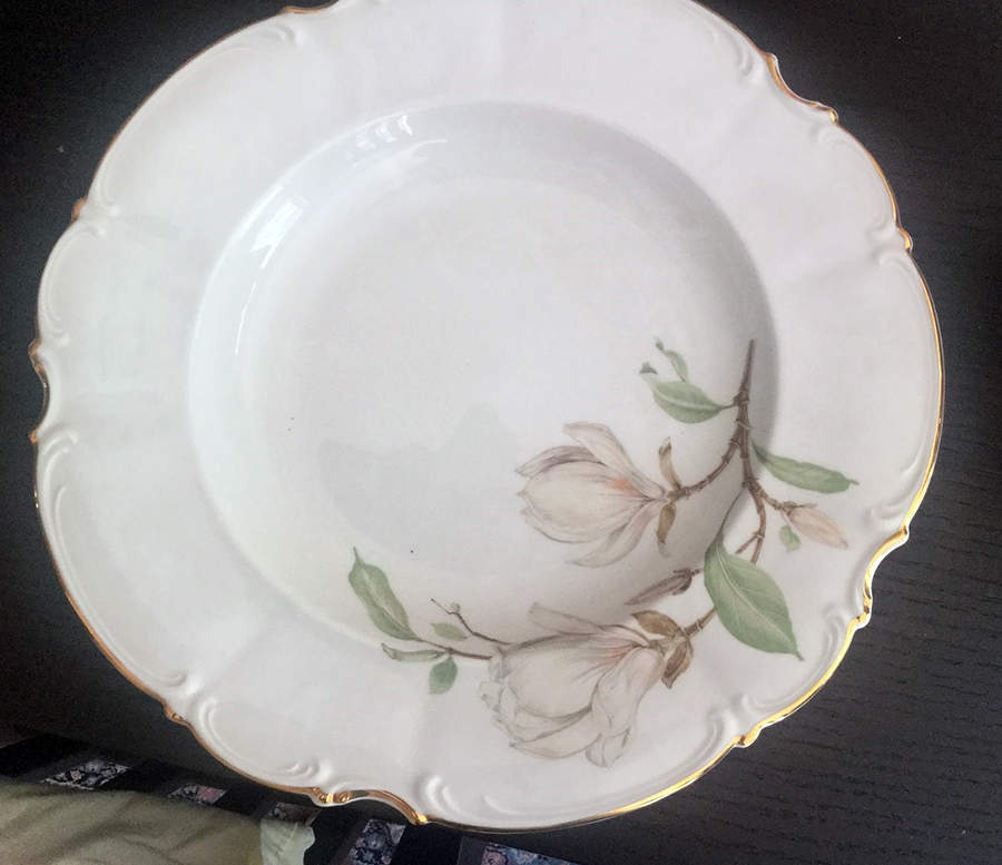 Magnolia (7948, Sylvia, White) 12" Deep Round Platter by Hutschenreuther-1