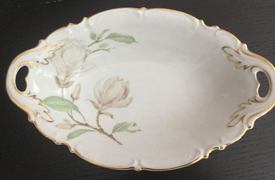 Magnolia (7948, Sylvia, White) 13" Oval Vegetable Bowl by Hutschenreuther-1