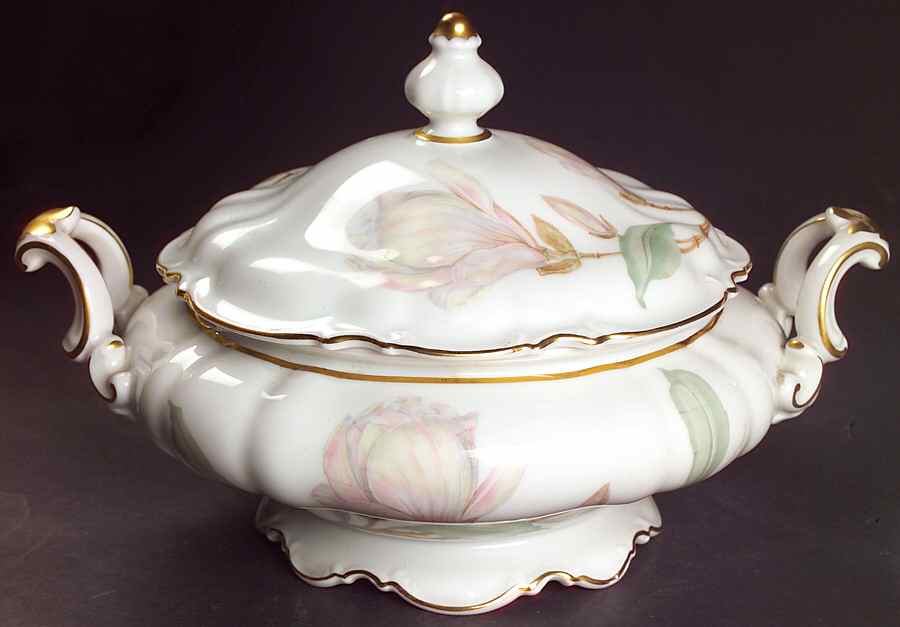 Magnolia (7948, Sylvia, White) Round Covered Vegetable by Hutschenreuther-1