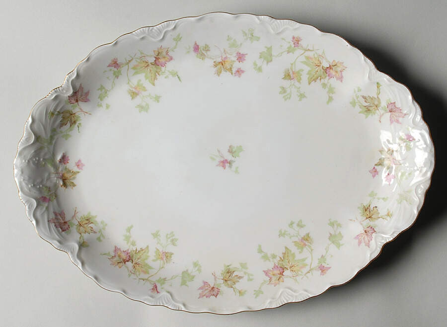 Maple Leaf (Scalloped) 13" Oval Serving Platter by Hutschenreuther-1