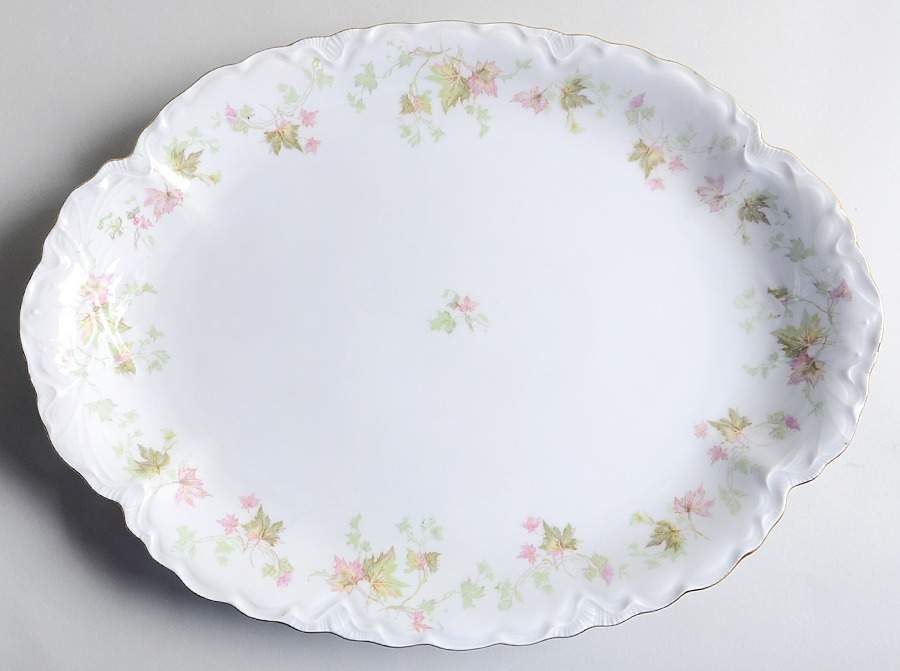 Maple Leaf (Scalloped) 16" Oval Serving Platter by Hutschenreuther-1