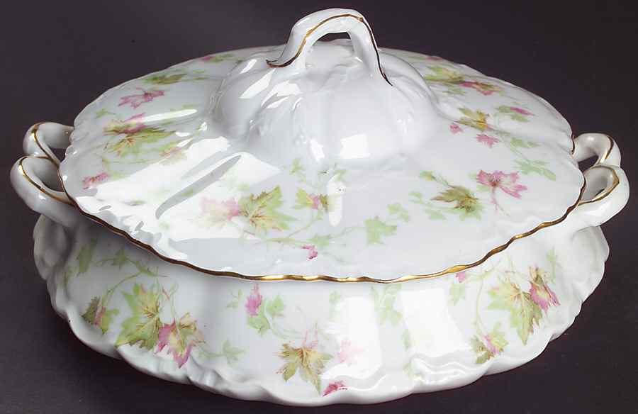 Maple Leaf (Scalloped) Round Covered Vegetable by Hutschenreuther-1
