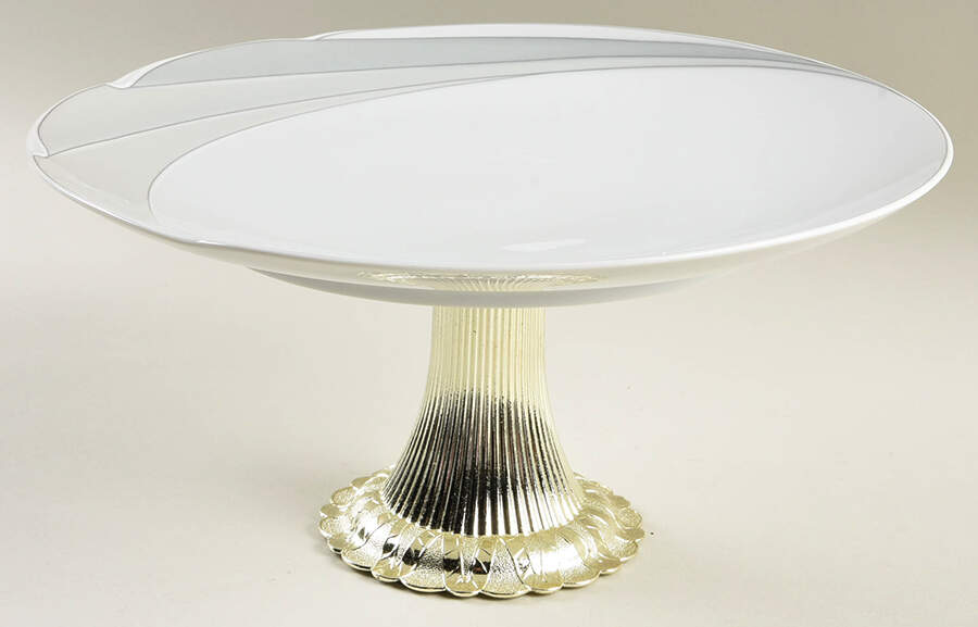 Marquis Cake Stand with 4"-5" Metal Pedestal  Hc by Hutschenreuther-1