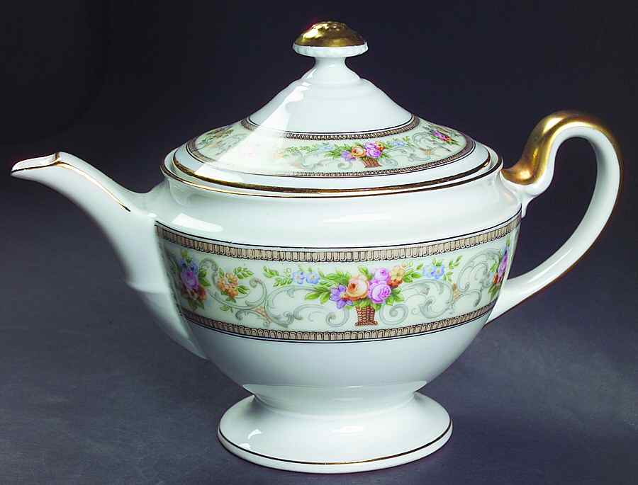 The Meriden Small Teapot & Lid by Hutschenreuther-1