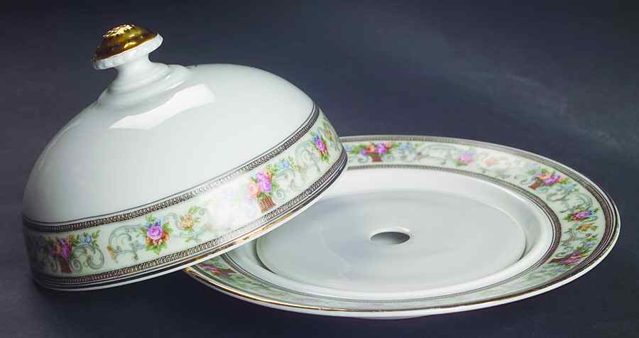 The Meriden Round Covered Butter by Hutschenreuther-1