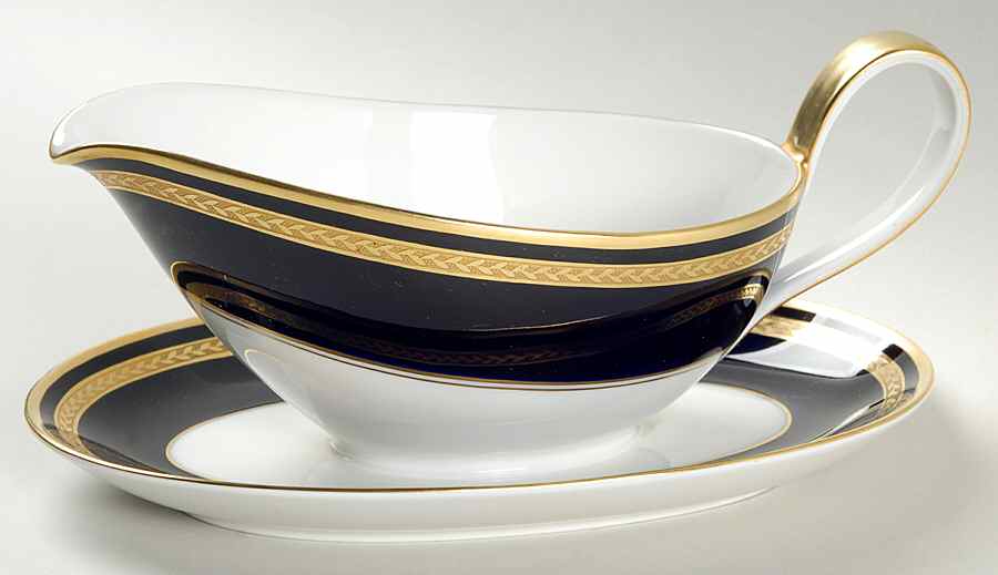 Monarch Gravy Boat with Attached Underplate by Hutschenreuther-1
