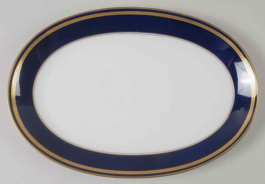 Monarch 15" Oval Serving Platter by Hutschenreuther-1