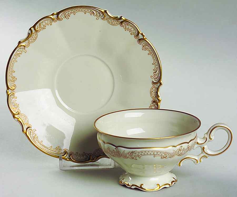 Munich Footed Cup & Saucer Set by Hutschenreuther-1