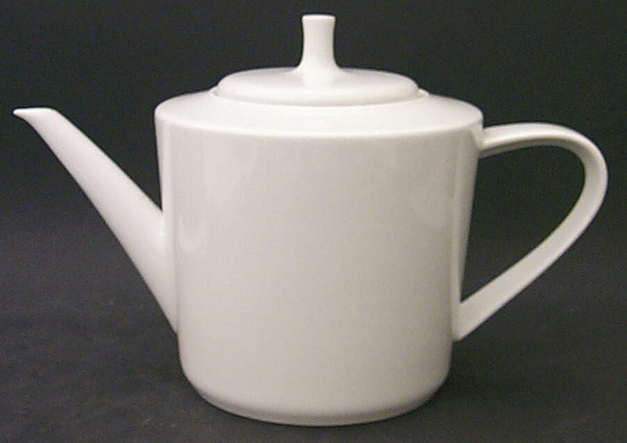 Noblesse Teapot & Lid by Hutschenreuther-1