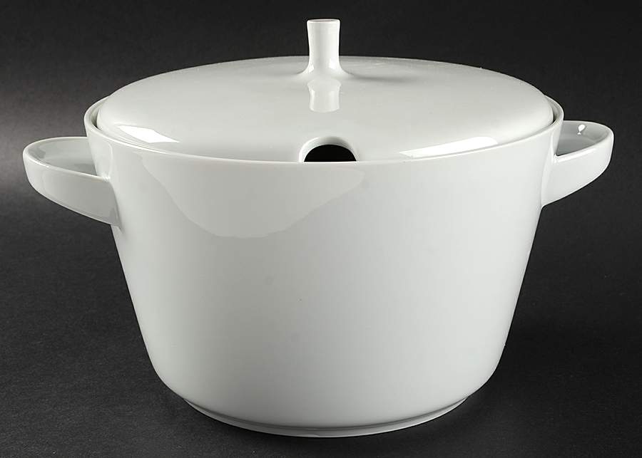 Noblesse Tureen &  Lid by Hutschenreuther-1