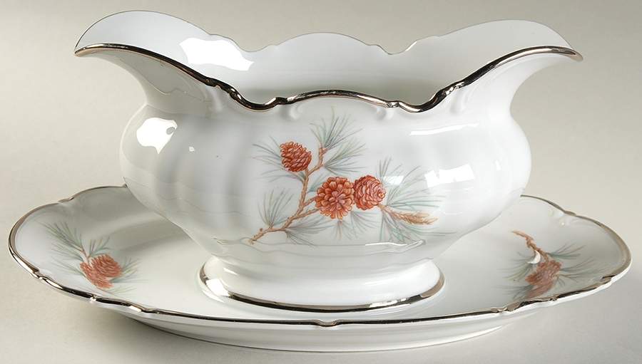 The Pine Gravy Boat with Attached Underplate by Hutschenreuther-1