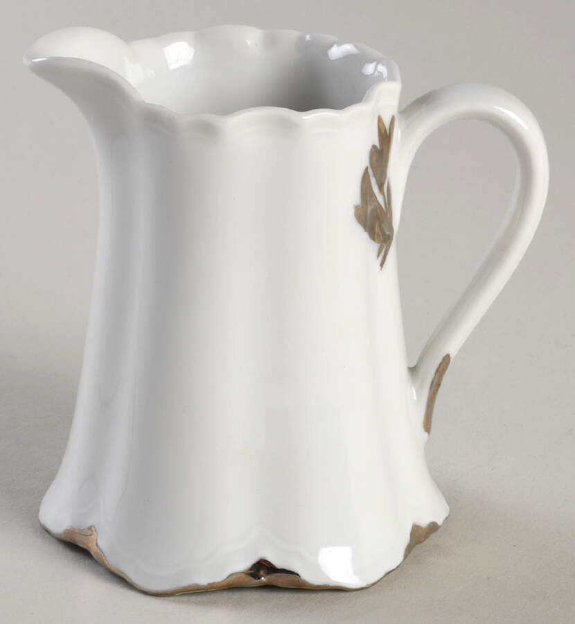 Platinum White Mini Creamer by Hutschenreuther-1