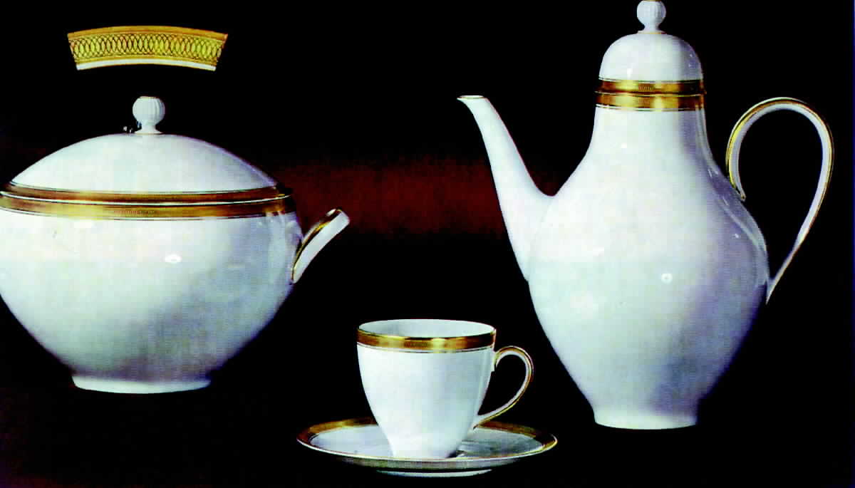 Prestige Coffee Pot & Lid by Hutschenreuther-1