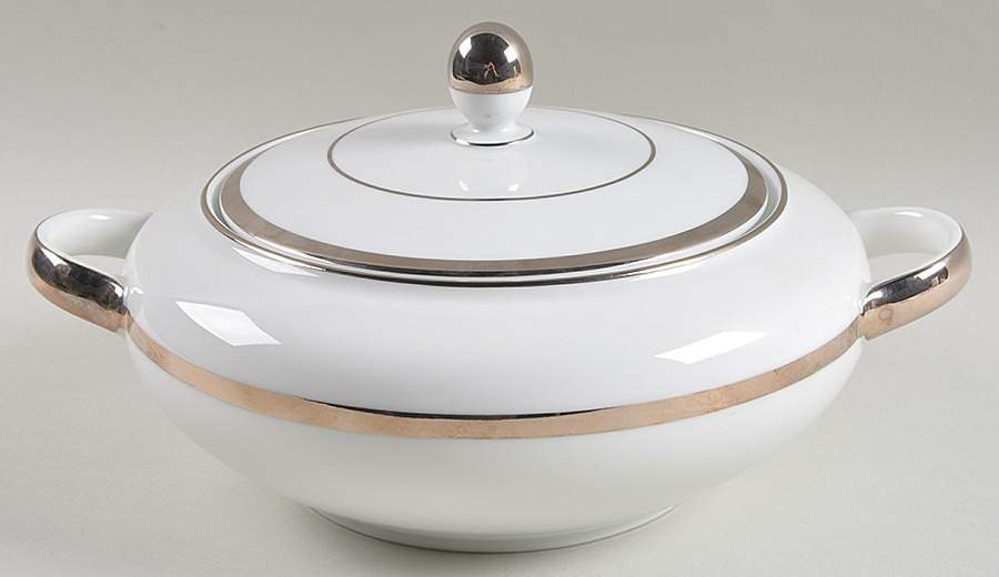 Puritan Round Covered Vegetable by Hutschenreuther-1