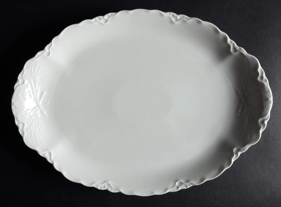 Racine (All White) 15" Oval Serving Platter by Hutschenreuther-1