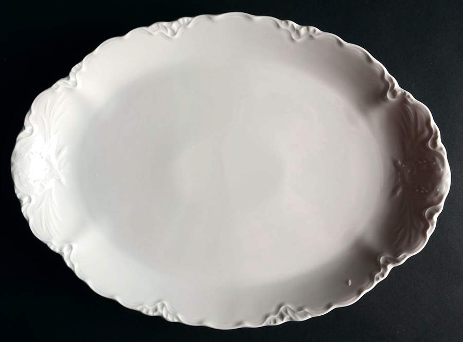 Racine (All White) 14" Oval Serving Platter by Hutschenreuther-1