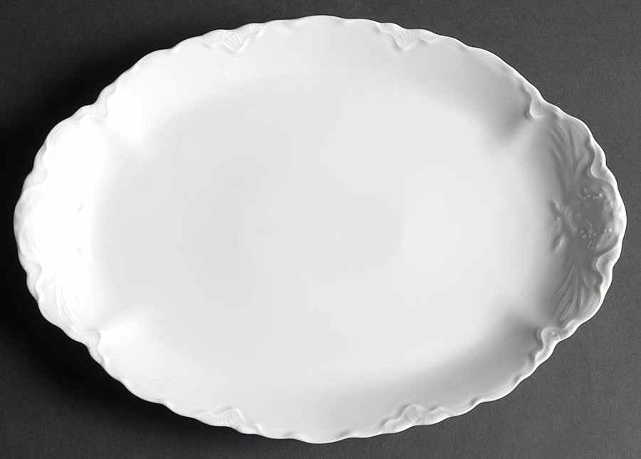 Racine (All White) 13" Oval Serving Platter by Hutschenreuther-1