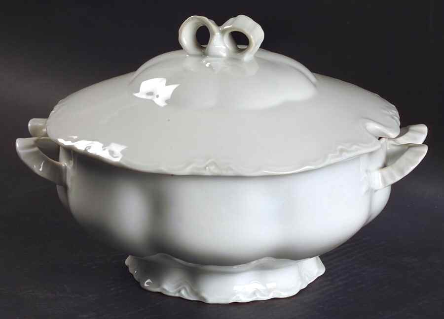 Racine (All White) Tureen &  Lid by Hutschenreuther-1