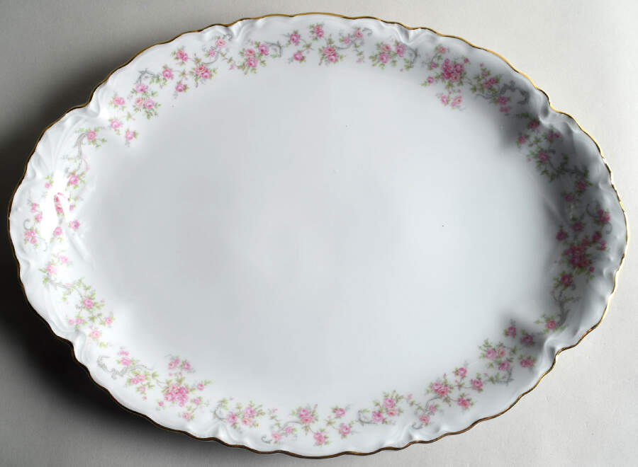 Richelieu 16" Oval Serving Platter by Hutschenreuther-1