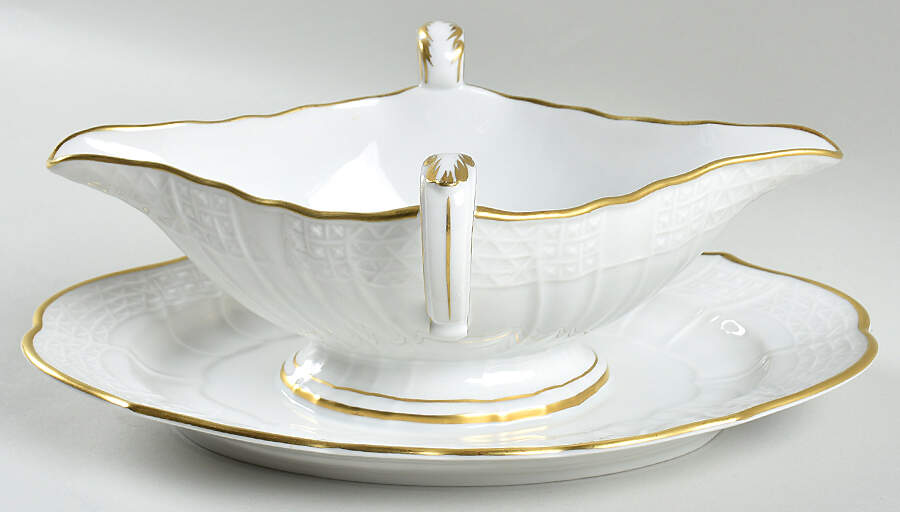 Salzburg Gravy Boat with Attached Underplate by Hutschenreuther-1