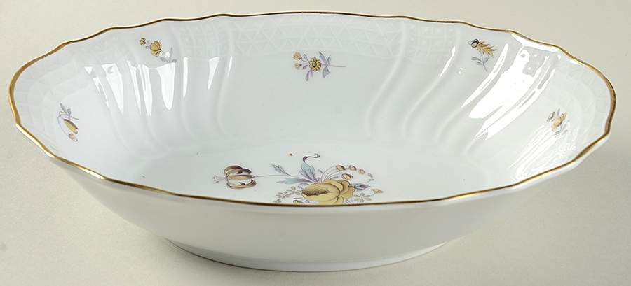 Saxony 9" Oval Vegetable Bowl by Hutschenreuther-1