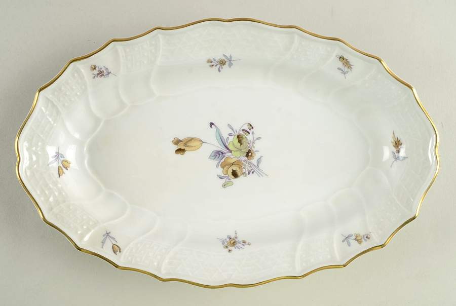 Saxony 11" Oval Serving Platter by Hutschenreuther-1