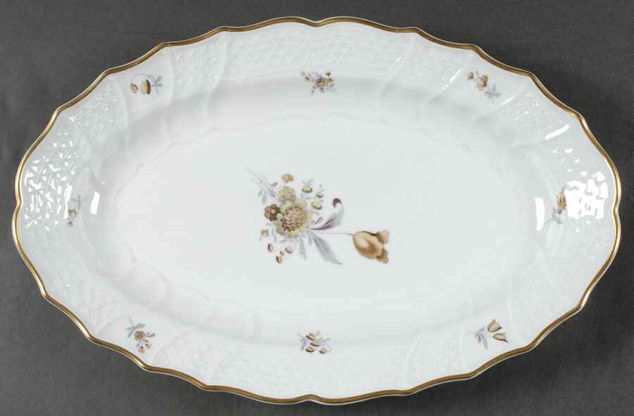 Saxony 13" Oval Serving Platter by Hutschenreuther-1