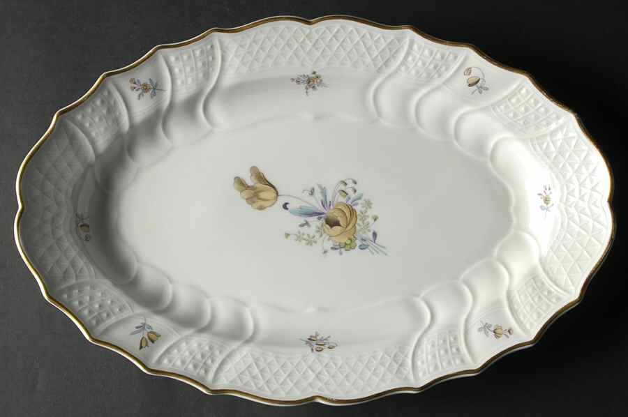 Saxony 15" Oval Serving Platter by Hutschenreuther-1