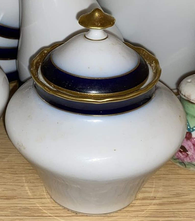 Scarborough Sugar Bowl & Lid by Hutschenreuther-1