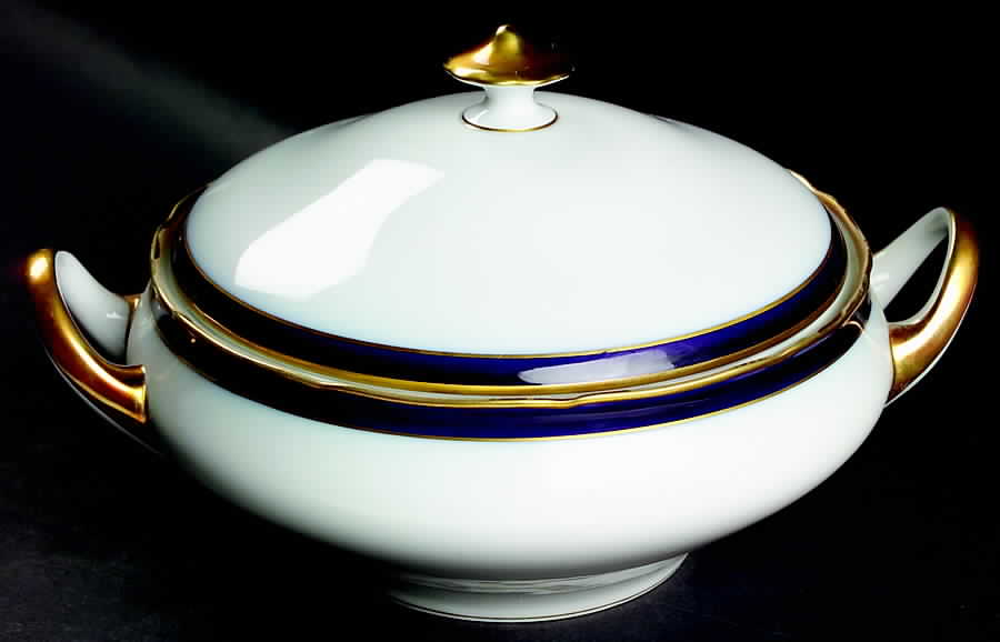 Scarborough Round Covered Vegetable by Hutschenreuther-1