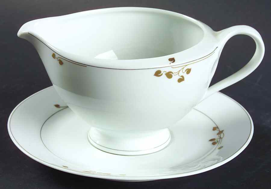 St. Honore Gravy Boat & Underplate by Hutschenreuther-1