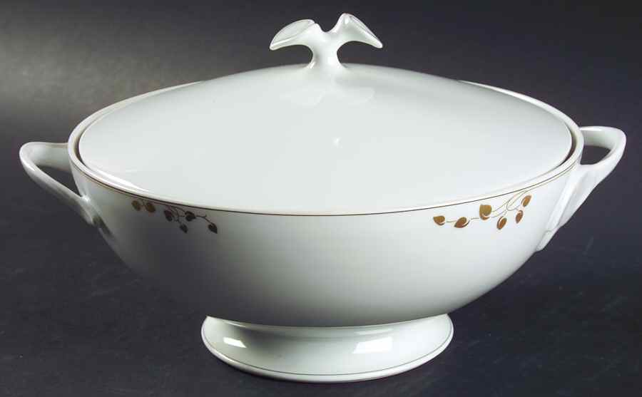 St. Honore Round Covered Vegetable by Hutschenreuther-1