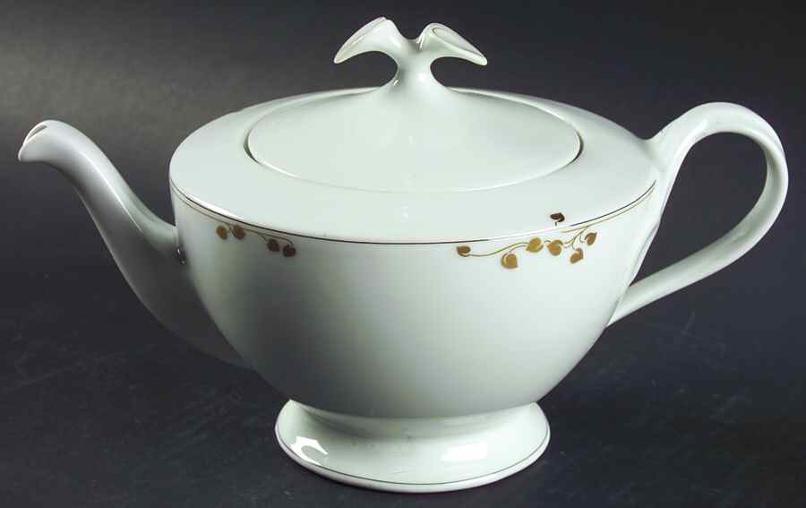 St. Honore Teapot & Lid by Hutschenreuther-1