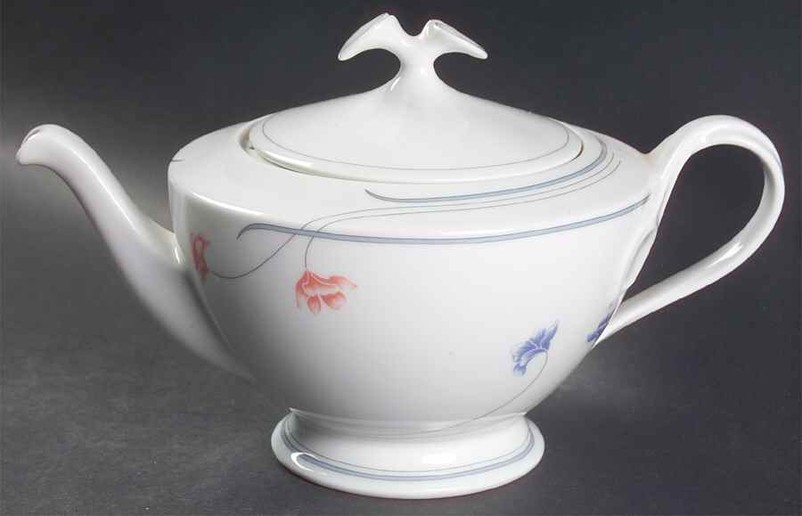 St. Michel Teapot & Lid by Hutschenreuther-1