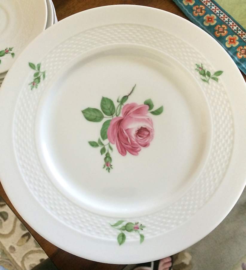 Stuart Rose Dinner Plate by Hutschenreuther-1